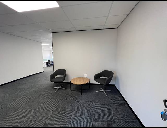 130M² OFFICE TO LET IN HYDE PARK